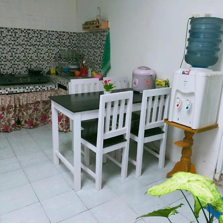 Shifana Homestay Syariah Yogyakarta Kültér fotó