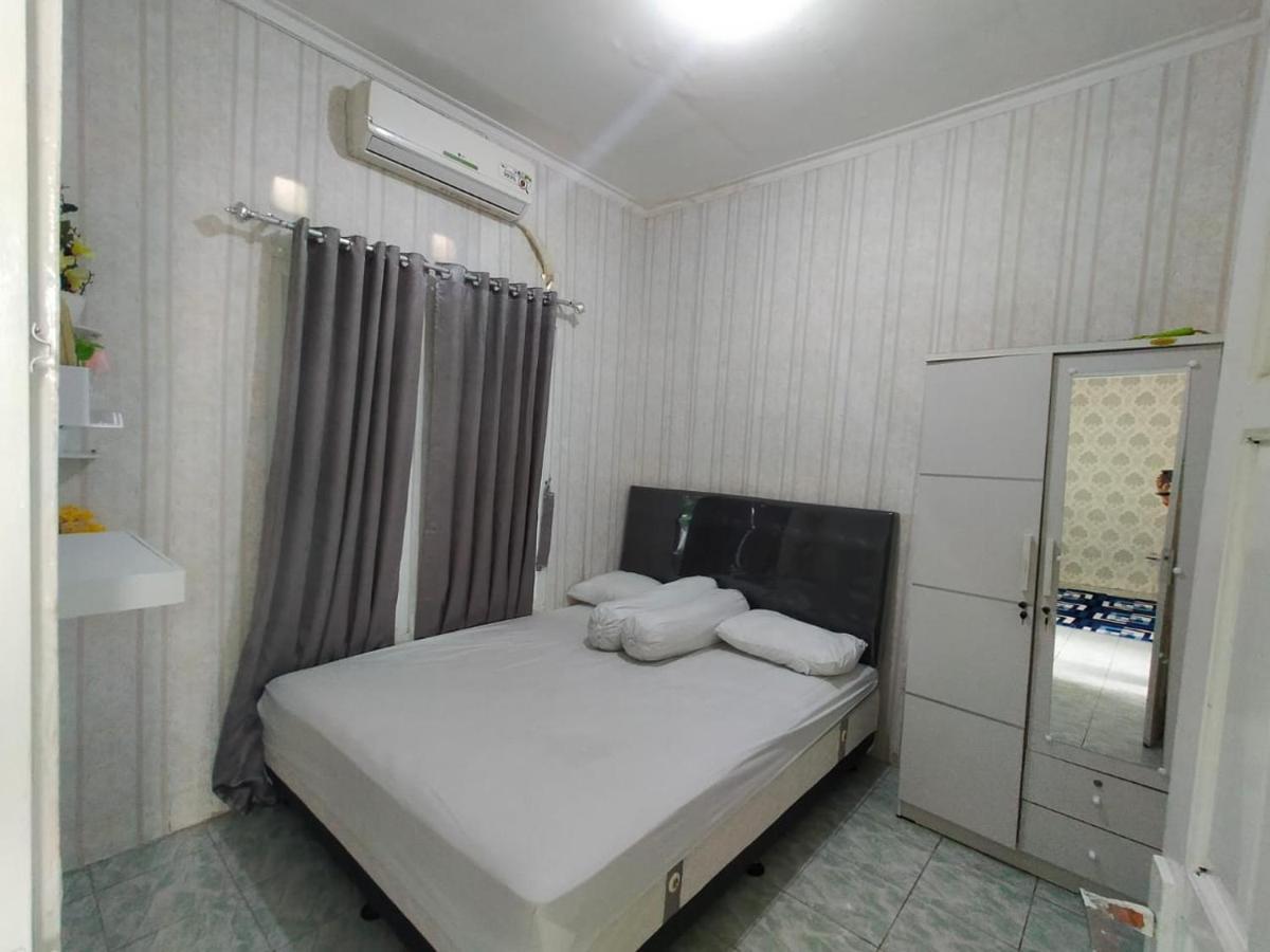 Shifana Homestay Syariah Yogyakarta Kültér fotó
