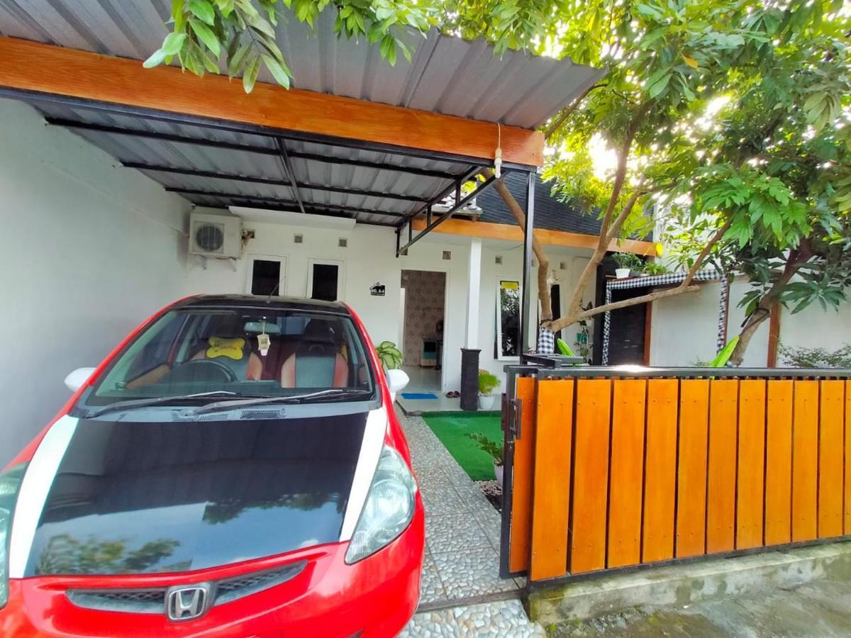 Shifana Homestay Syariah Yogyakarta Kültér fotó