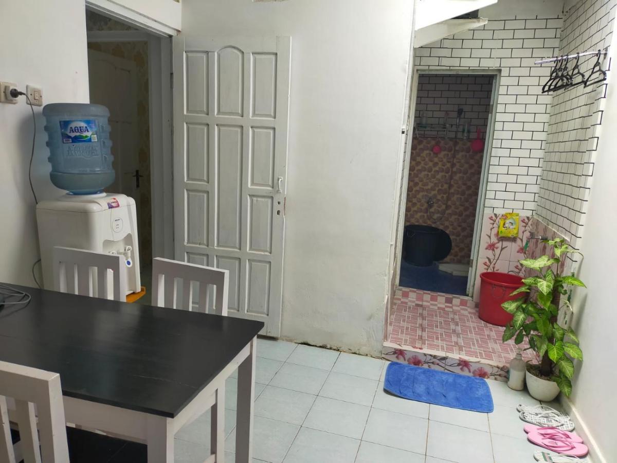 Shifana Homestay Syariah Yogyakarta Kültér fotó