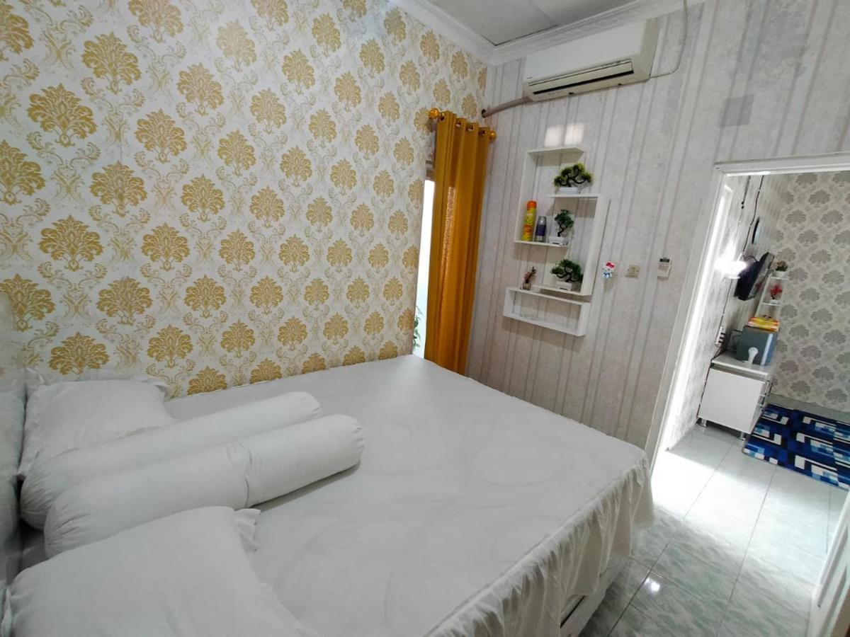 Shifana Homestay Syariah Yogyakarta Kültér fotó
