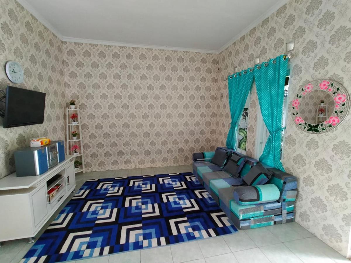 Shifana Homestay Syariah Yogyakarta Kültér fotó