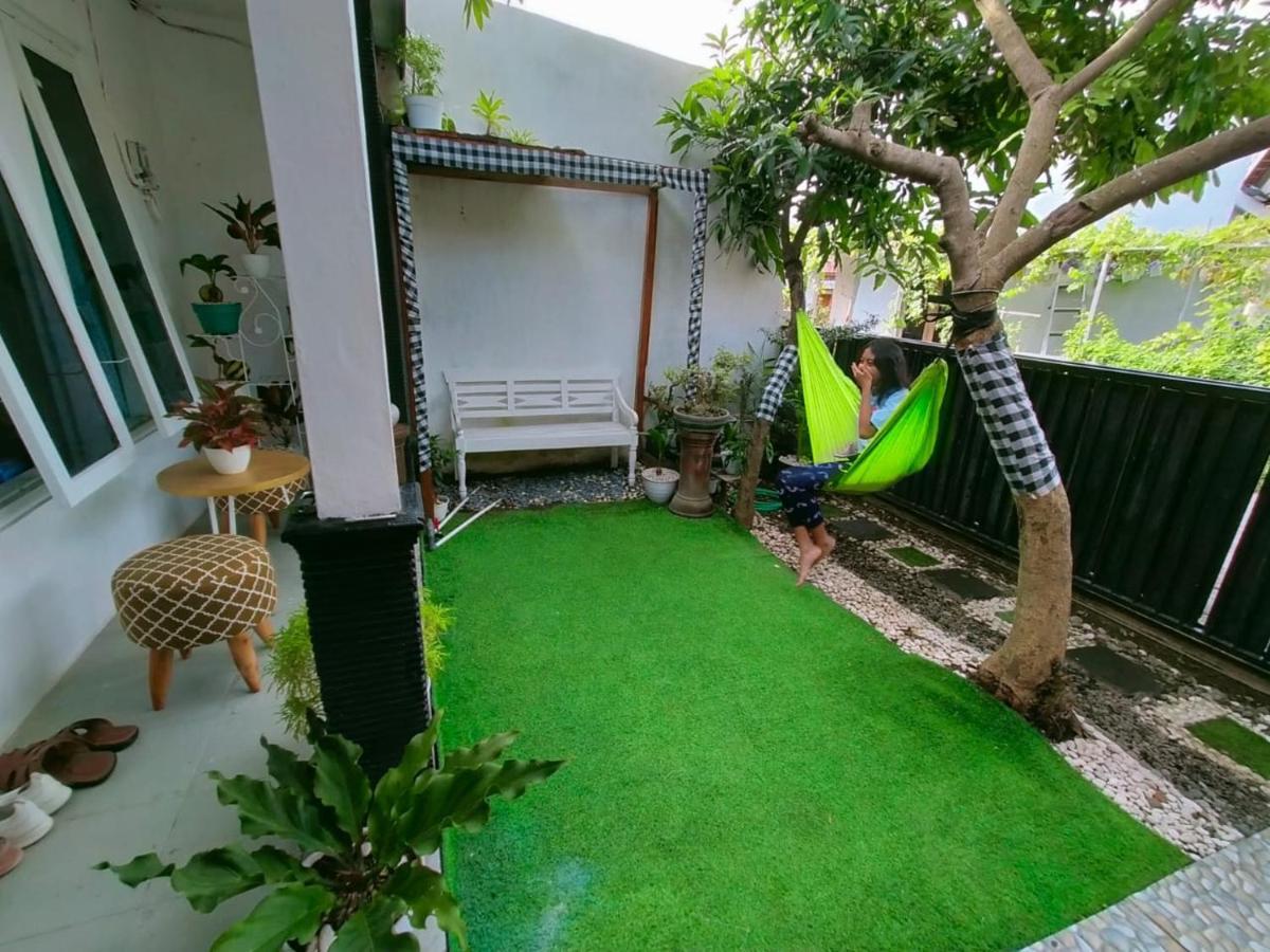 Shifana Homestay Syariah Yogyakarta Kültér fotó