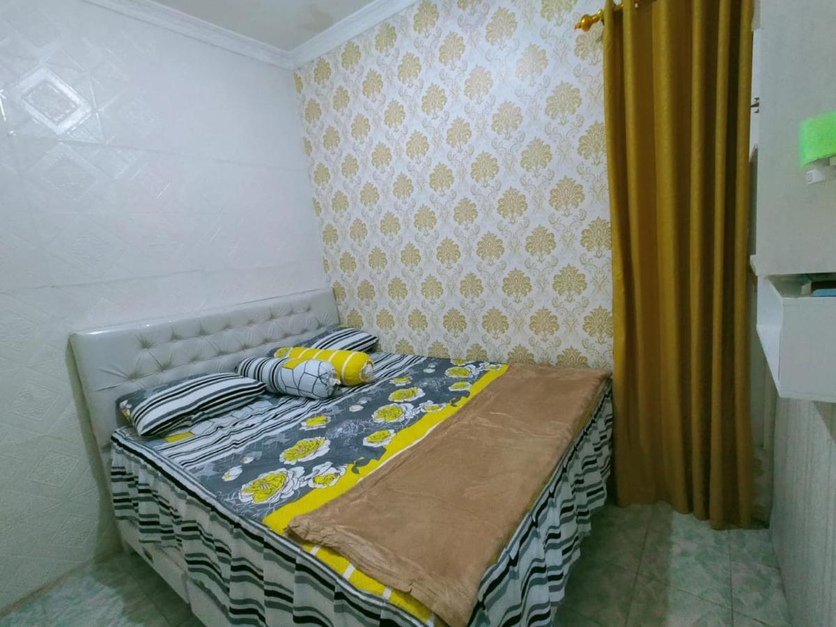 Shifana Homestay Syariah Yogyakarta Kültér fotó