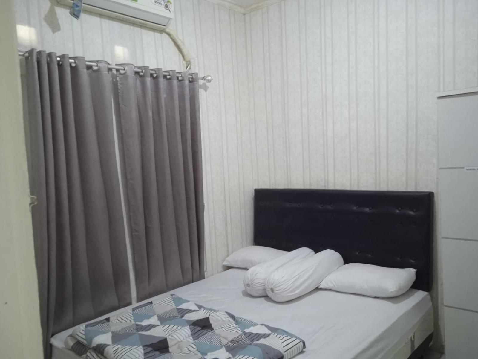 Shifana Homestay Syariah Yogyakarta Kültér fotó